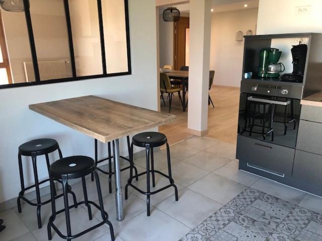Les Trois Pierres Villa Егишем Екстериор снимка